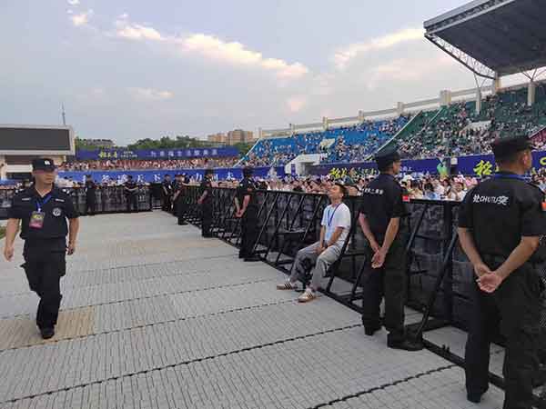 1758026209120192.jpg Q1.jpg